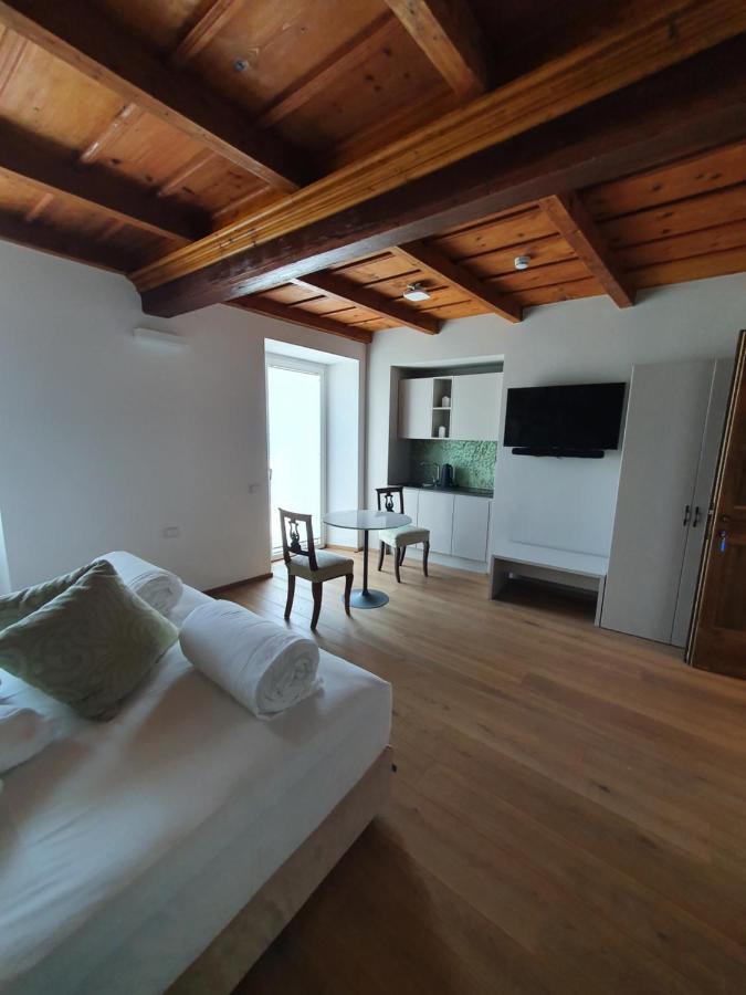 Casa Castagna 1620 Bed & Breakfast Mergozzo Ngoại thất bức ảnh